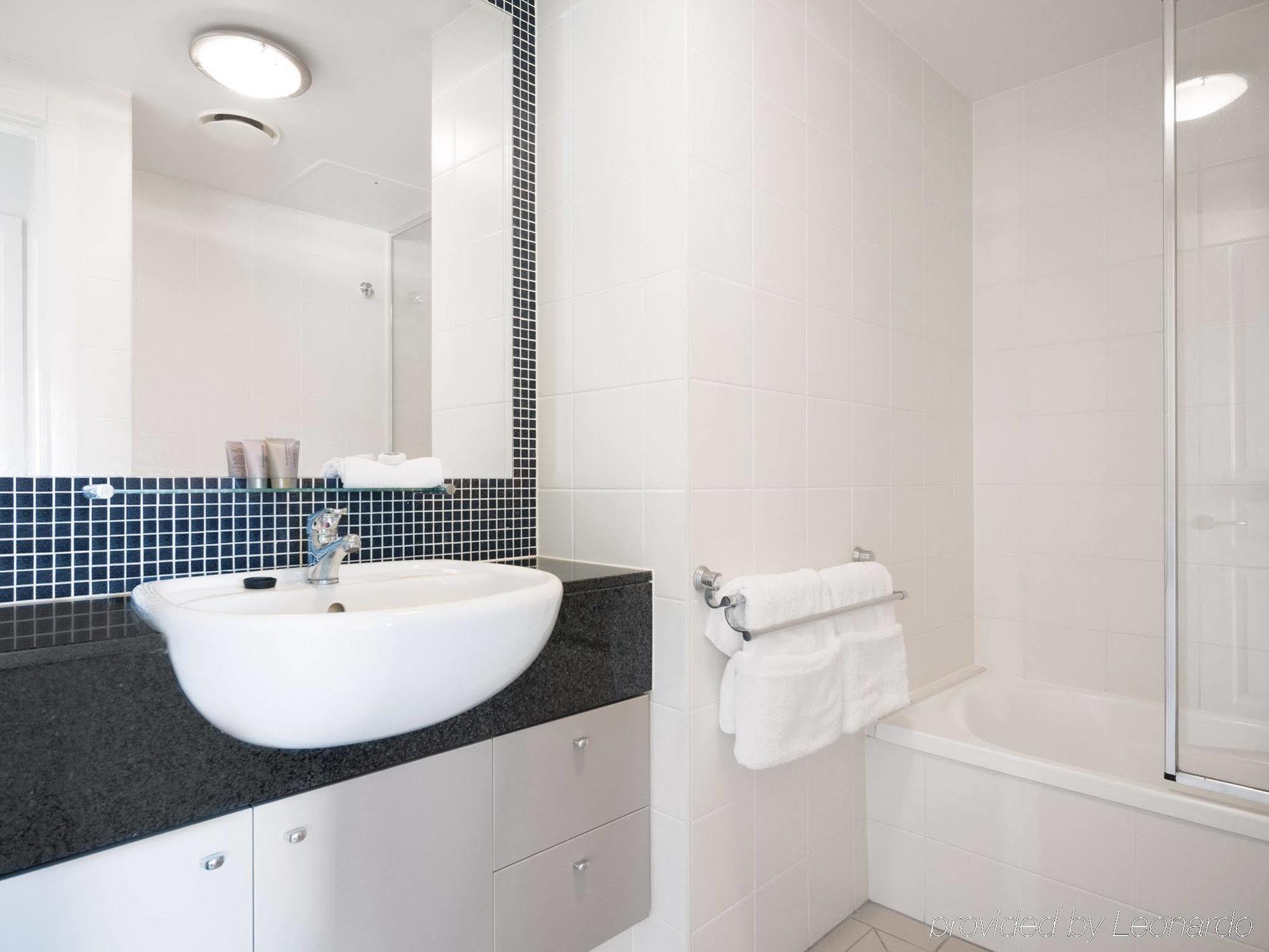 Oaks Brisbane Mews Suites Екстер'єр фото