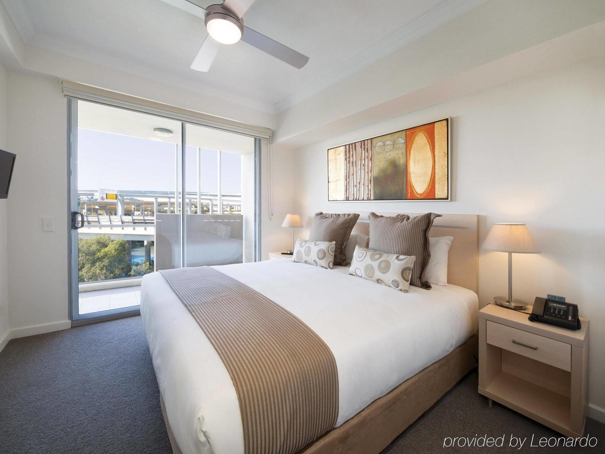 Oaks Brisbane Mews Suites Екстер'єр фото