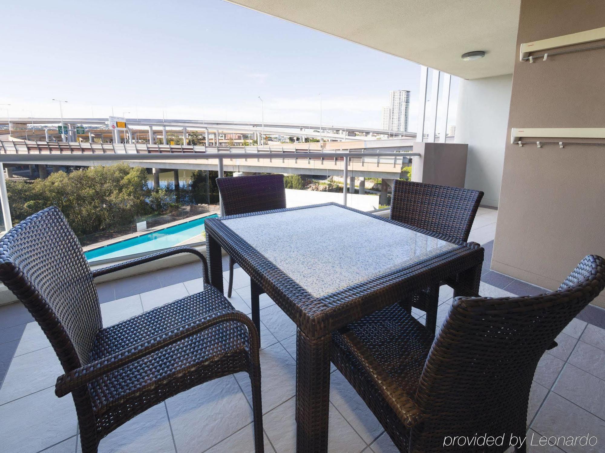 Oaks Brisbane Mews Suites Екстер'єр фото