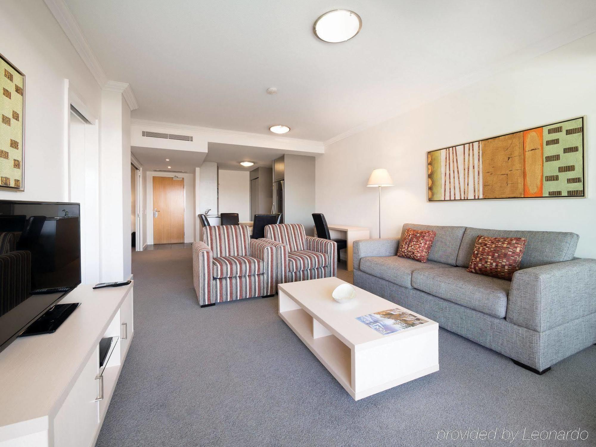 Oaks Brisbane Mews Suites Екстер'єр фото